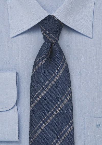 Elegant Italian Linen Necktie in Blue