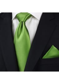 Clover Green Tie in XL Length Styled