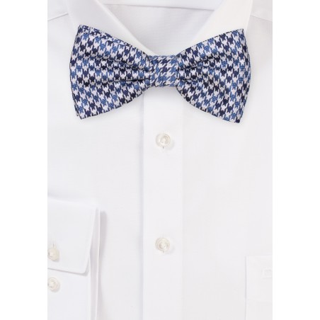 Houndstooth Check Bow Tie in Blue and White